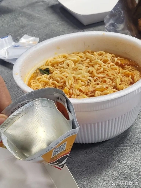 《铃芽之旅》预测票房超7.6亿，春节后“首爆”属于“新海诚”？(盆栽铃兰嫩芽要盖土吗)